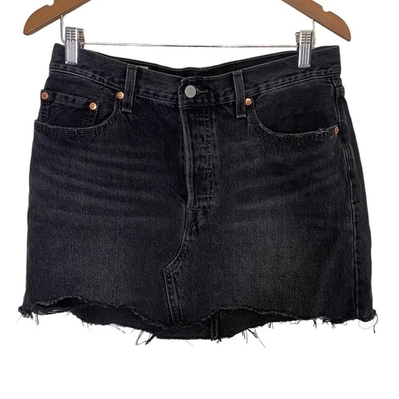 LEVI'S Deconstructed Washed Black Cutoff Denim Mini Skirt - Picture 5 of 12